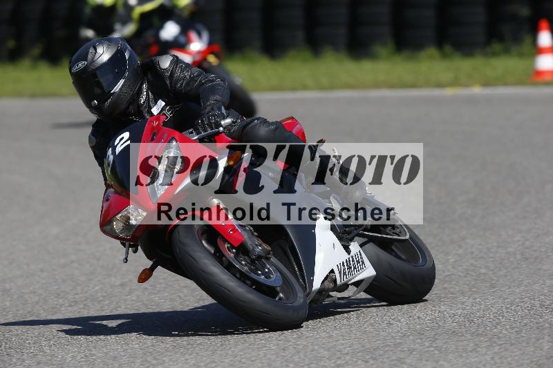 /Archiv-2024/29 12.06.2024 MOTO.CH Track Day ADR/Gruppe gelb/32